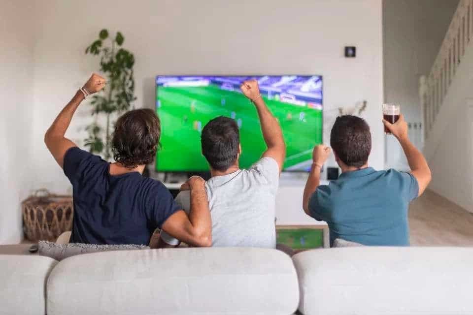 STRONG 8K IPTV